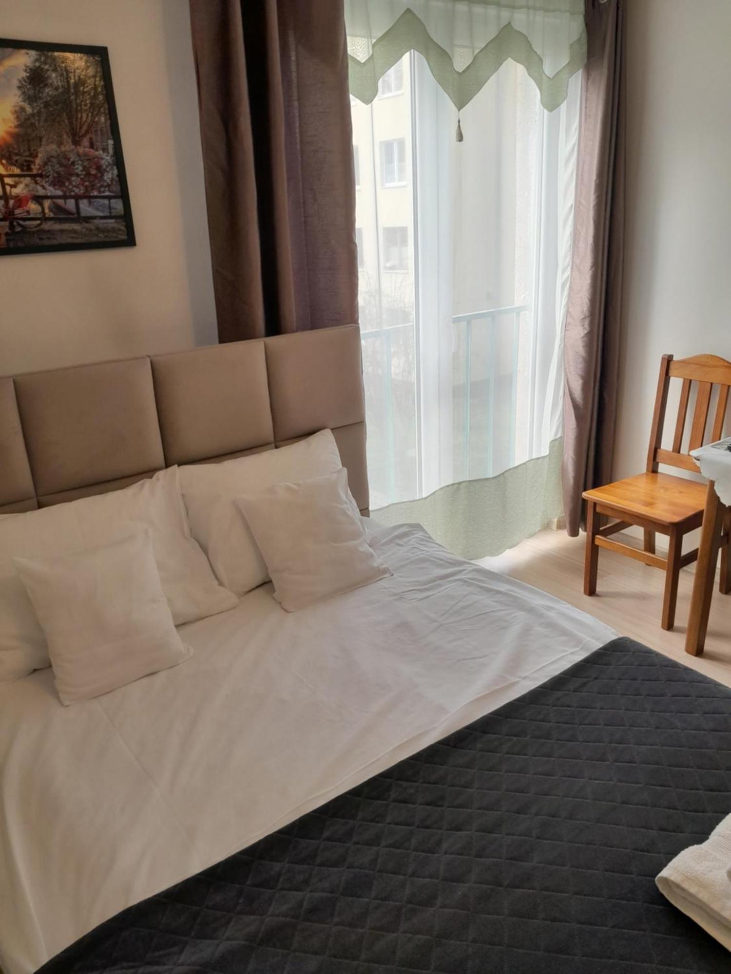 Krolewski Apartament Krasków Exterior foto