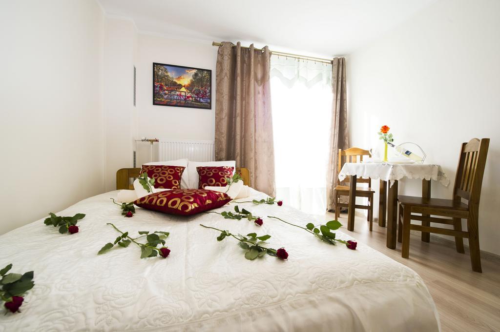 Krolewski Apartament Krasków Exterior foto